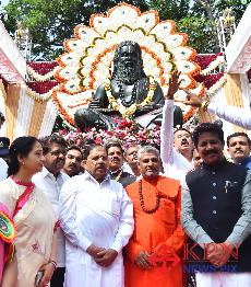 On the occasion of Valmiki Jayanti, DCM Dr G Paramesgwara garlands the statue of Maharshi Valmiki near at Vidhana Soudha in Bengaluru on Monday. -KPN 