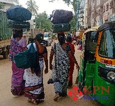 Women venders of artificial jewelry from Andhra Pradesh passing at Yashvanthpur in Bengaluru. -KPN 
