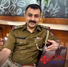 Bengaluru Central Crime Branch (CCB) Police Inspector Arun Solanki tragically passed away in a helicopter crash near Joshimath in Uttarakhand's Chamoli district on October 30, 2026. -KPN 